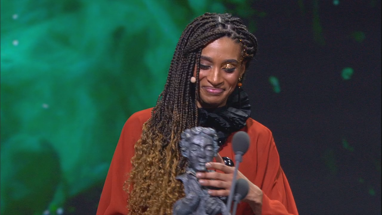 Trisha Fernández recolleu o premio de Mellor Comunicador para Xosé Ramón Gayoso quen non asistiu á gala