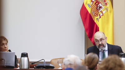 O presidente do Adif na comisión de Transportes do Congreso este martes (EFE/Javier Lizón)