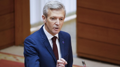 O presidente da Xunta, Alfonso Rueda, este mércores no Parlamento de Galicia (EFE/Lavandeira jr)