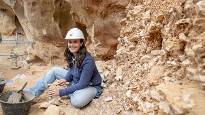 A galega María Martinón, nas escavacións de Atapuerca