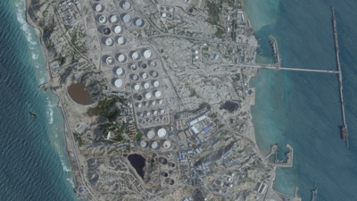 Imaxe satelital das instalacións petrolíferas na illa iraniana de Kharg (Reuters)