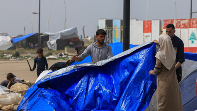 Familia de desprazados no Líbano. Arquivo.REUTERS/Mohamed Azakir