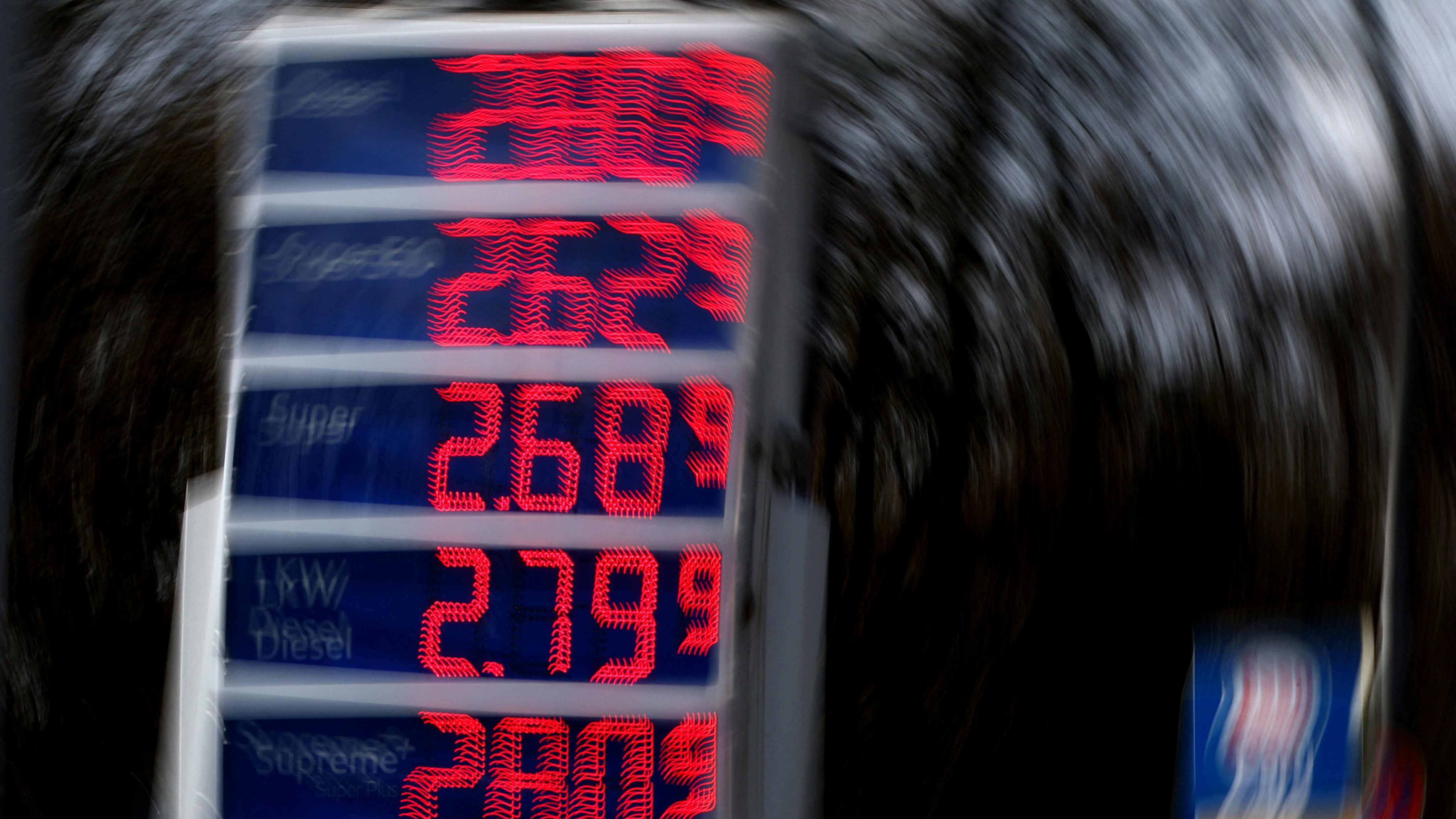 Prezos nunha gasolineira berlinesa o 1 de abril. REUTERS/Lisi Niesner