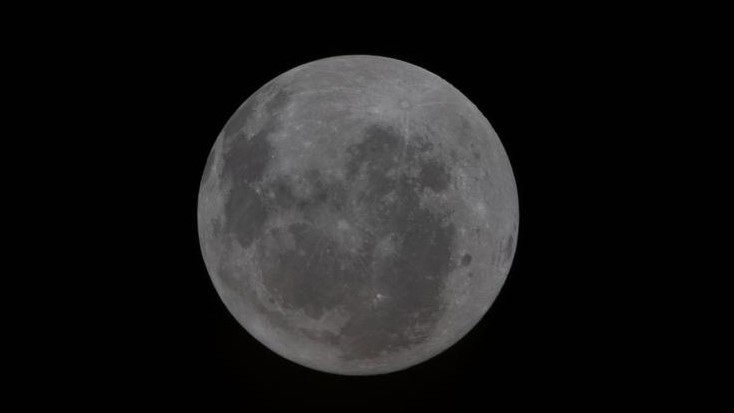 Imaxe da cara oculta da Lúa. NASA.