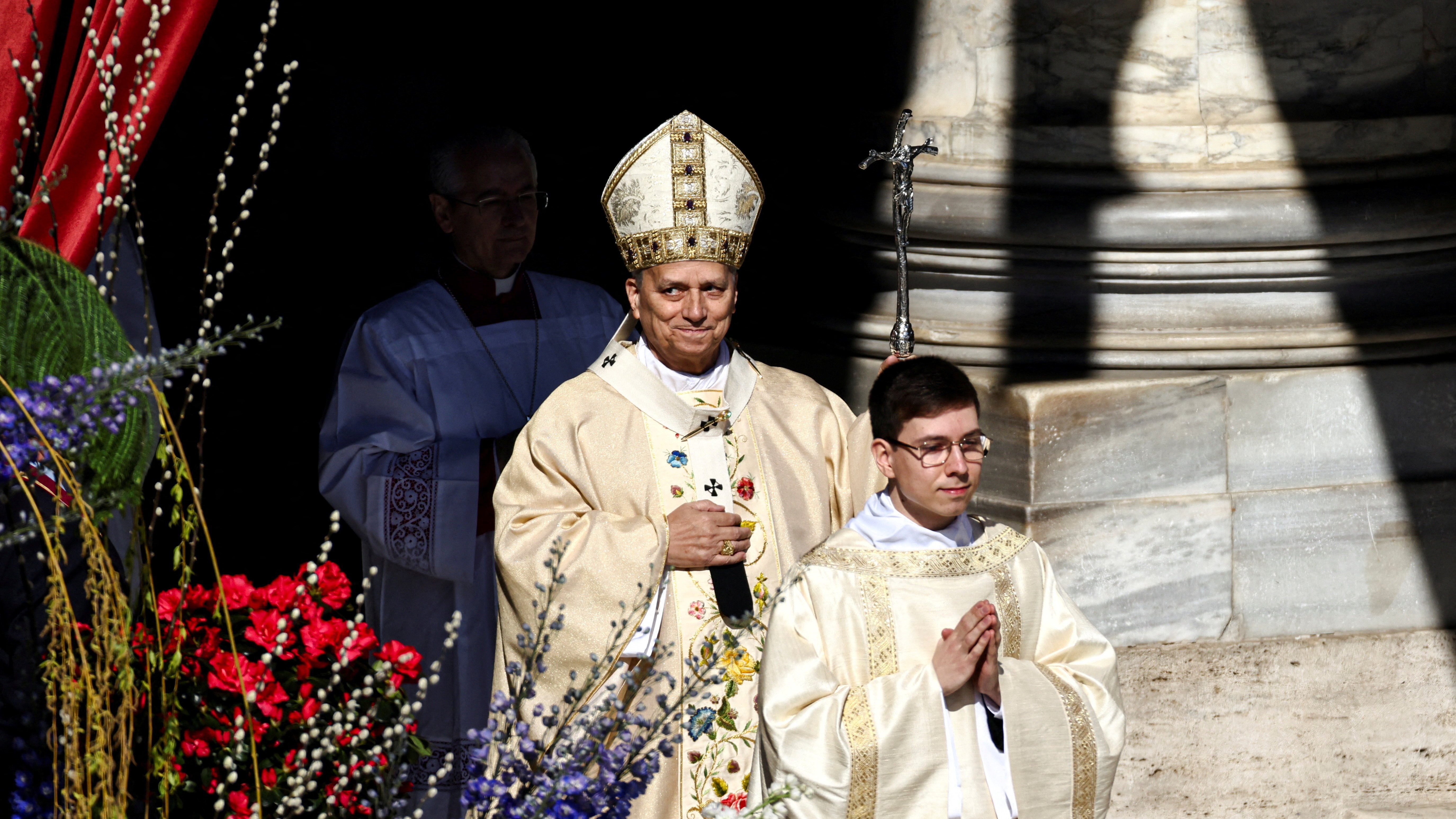 León XIV, a súa chegada á praza de San Pedro. REUTERS/Matteo Minnella