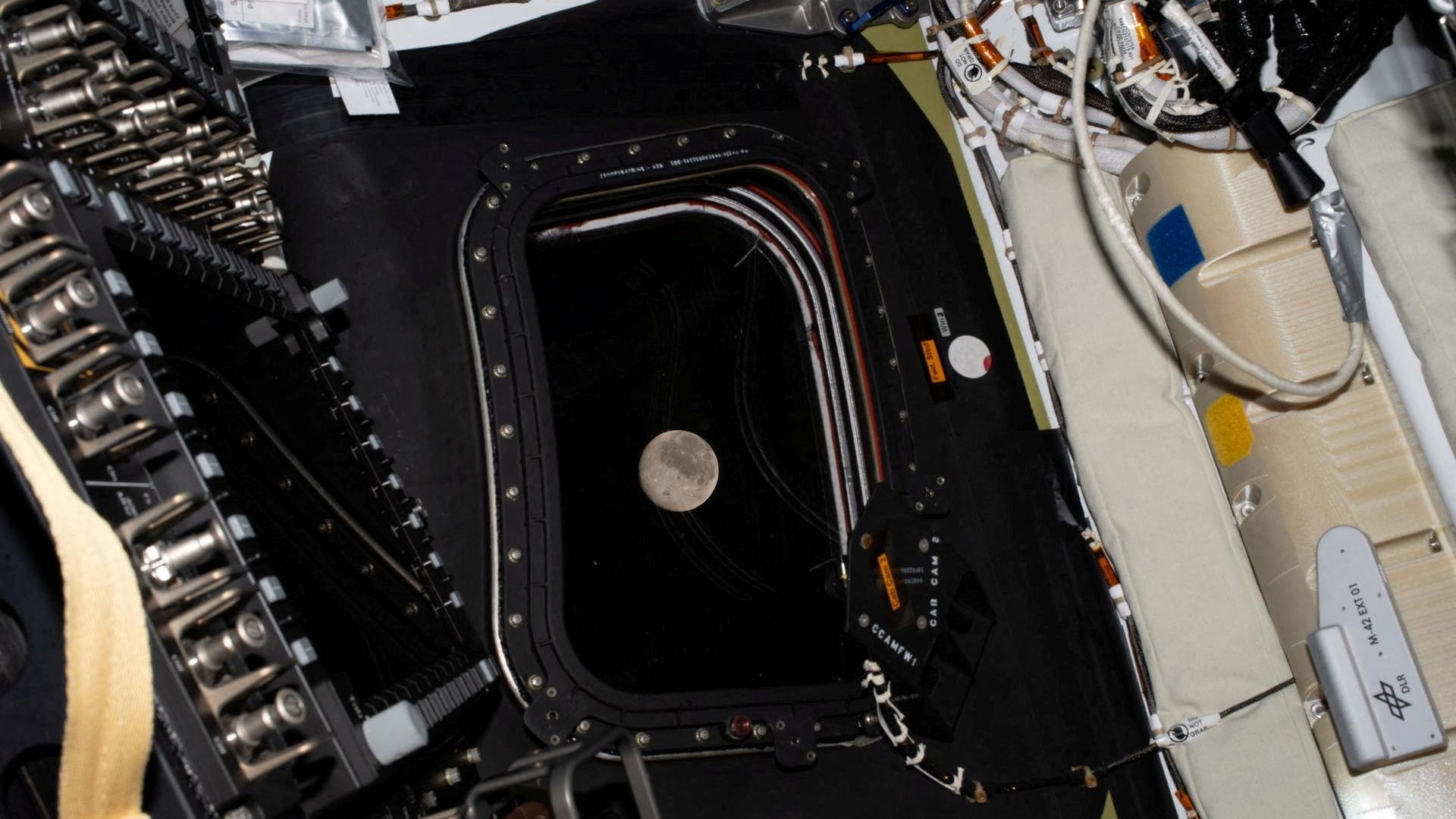 Vista da Lúa tomada pola tripulación (NASA-Reuters)