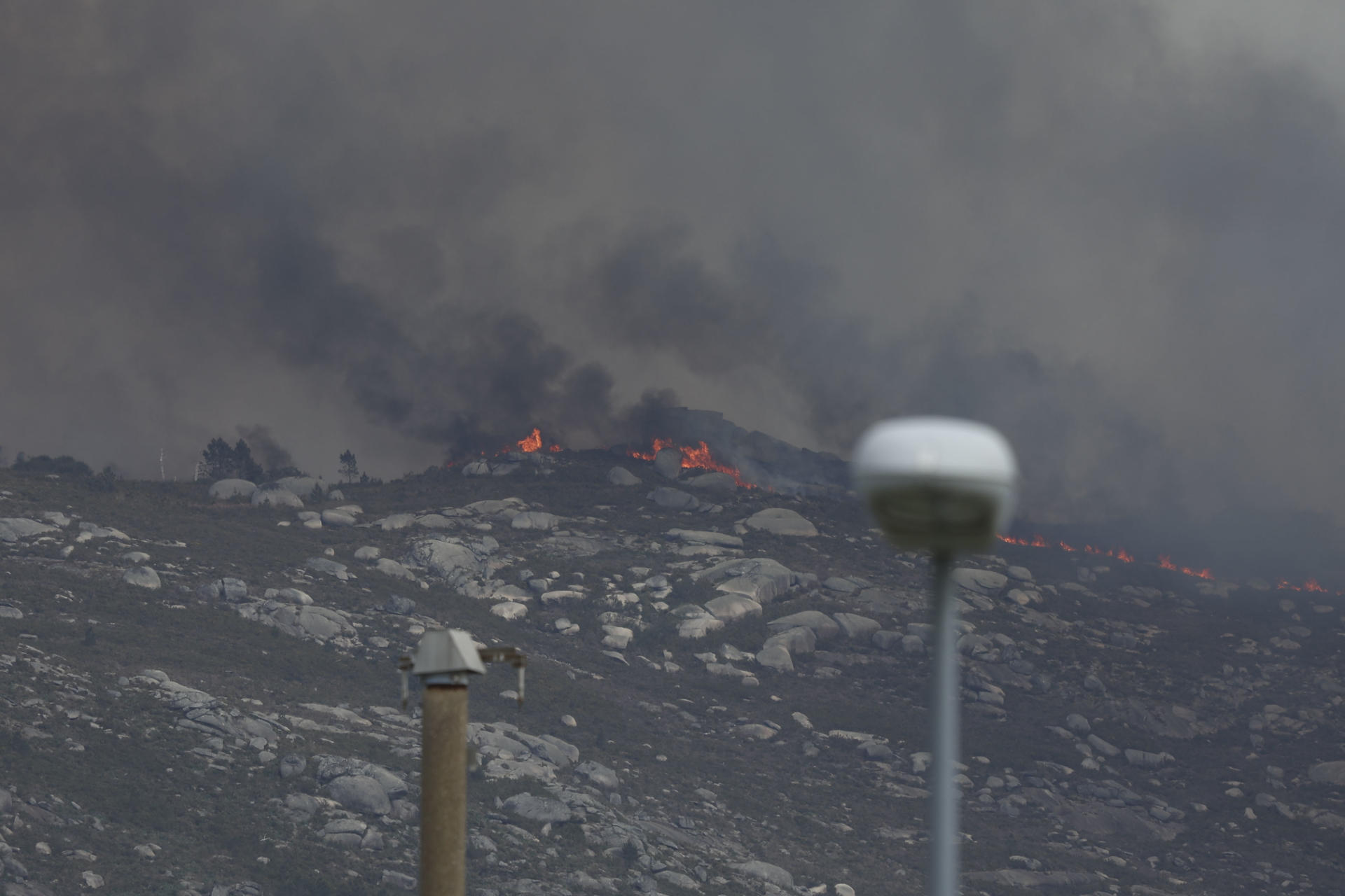 Lume no Monte Galleiro, Ponteareas. EFE/Sxenick