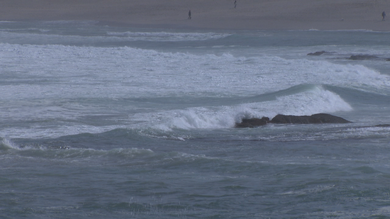 O aviso amarelo prevé ondas de catro metros na costa coruñesa (TVG)