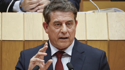 Besteiro, na súa primeira intervención que se prolongou durante 45 minutos. EFE/Lavandeira jr