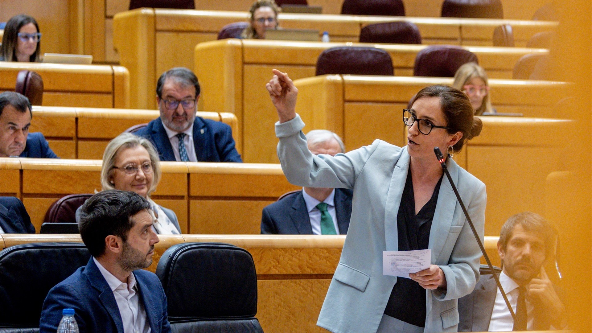 A ministra de Sanidade, Mónica García, intervén durante unha sesión de control ao Goberno no Senado (Ricardo Rubio/Europa Press)