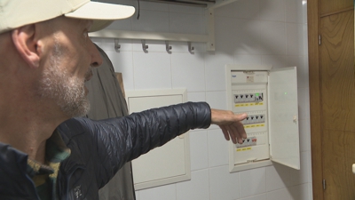 Cadro eléctrico nunha das casas afectadas