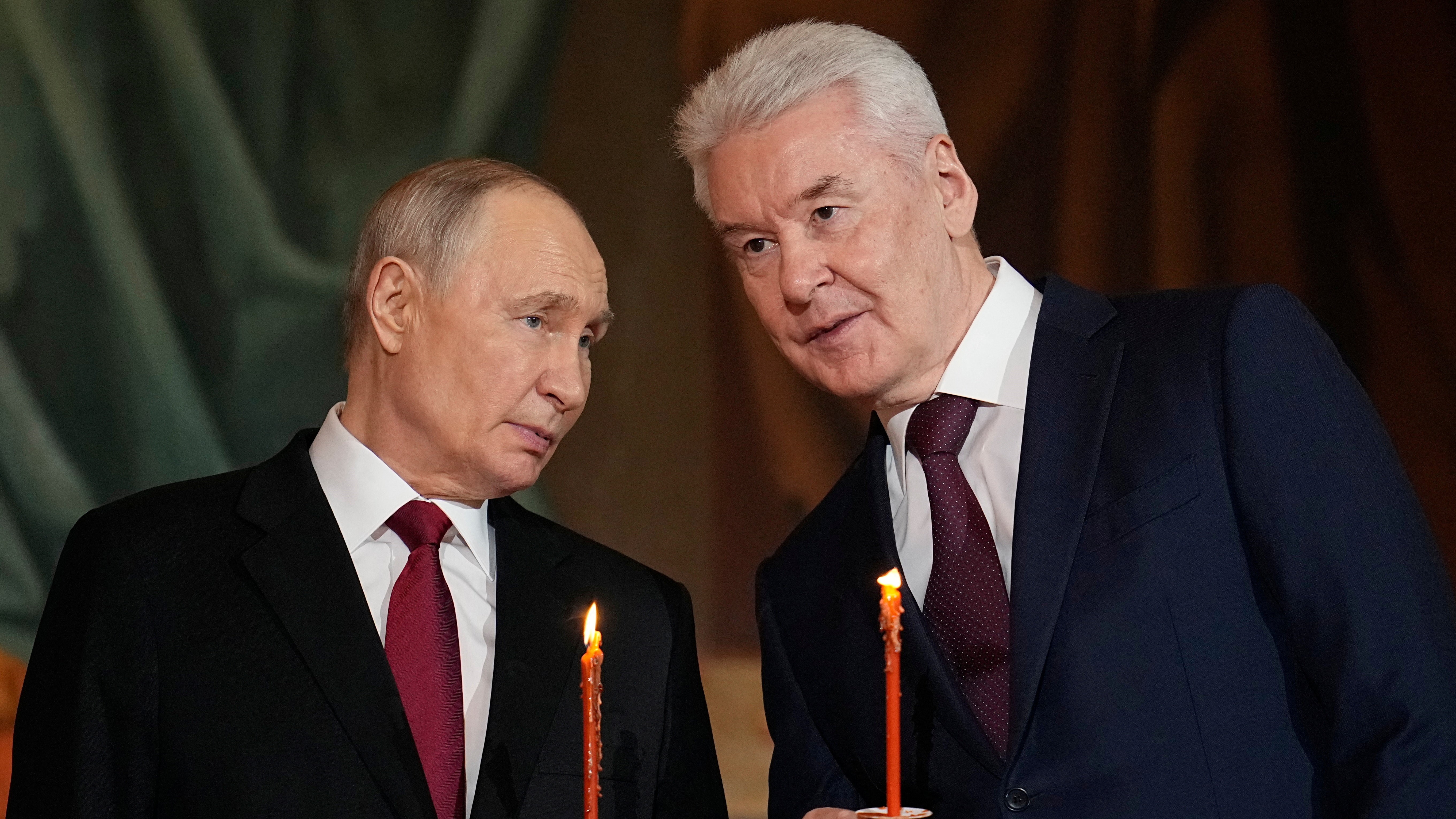 Putin na catedral de Moscova. Alexander Zemlianichenko/Pool vía REUTERS