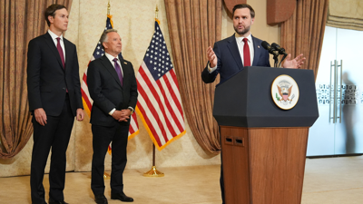 J. D. Vance compareceu xunto a Steve Witkoff e Jared Kushner (Reuters)