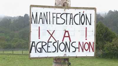 Unha das pancartas de protesta que os veciños colocaron en Corexo