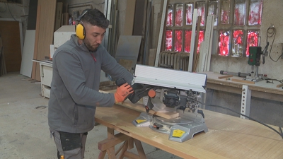 Cristian móstranos como se fai un corte ao bispel