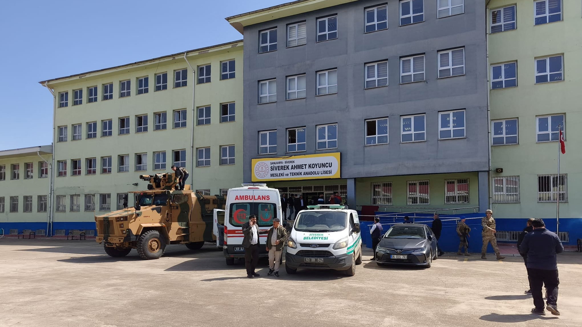 Instituto de Anatolia onde sucedeu o tiroteo. (REUTERS/Sukru Dolas).