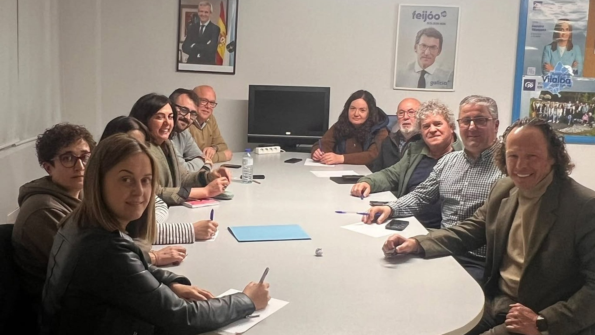 Membros do PP de Vilalba con Elena Candia, presidenta provincial. Europa Press