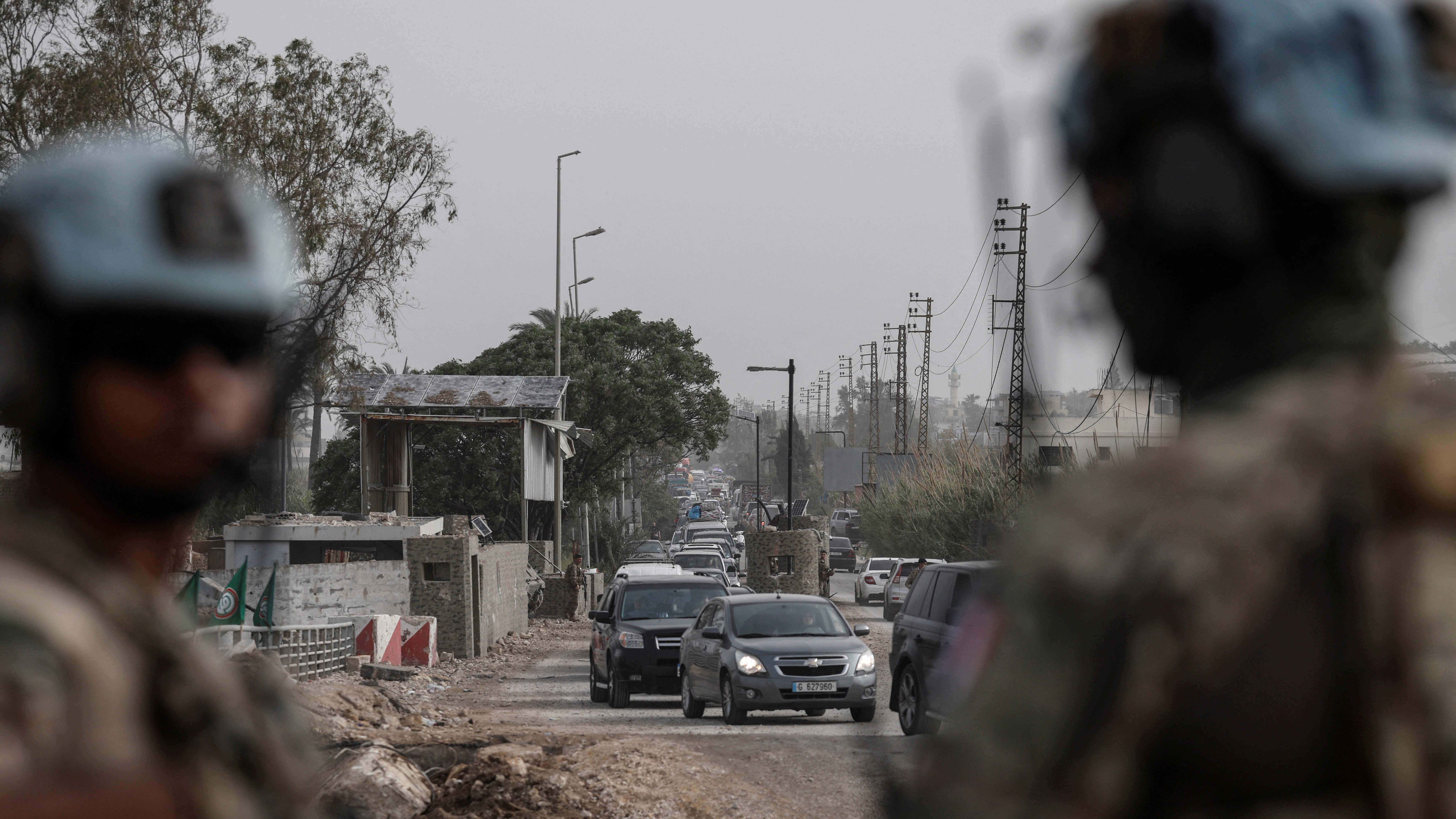 Soldados da ONU nunha estrada do Líbano. REUTERS/Louisa Gouliamaki