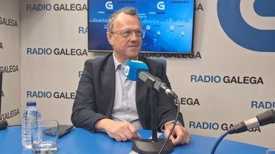 Manuel Francisco Gutiérrez, director xeral de Defensa do Monte da Xunta de Galicia nos estudios da Radio Galega.