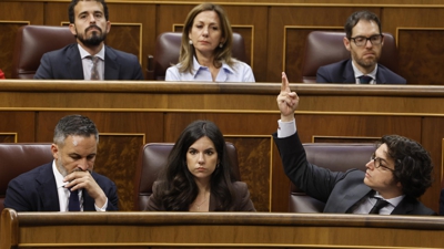 Santiago Abascal e outros deputados de Vox, este mércores no Congreso dos Deputados (EFE/Javier Lizon)