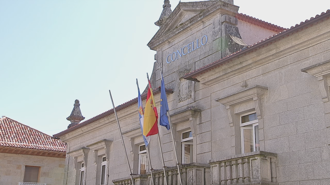 Unha funcionaria de Tui denuncia o alcalde e un concelleiro por acoso - G24
