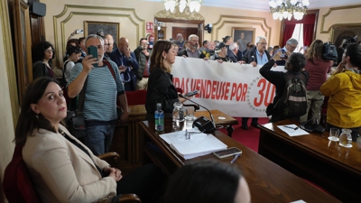 María Reigosa foi increpada no último pleno de Lugo previo ao debate da moción de censura. Carlos Castro/EUROPA PRESS