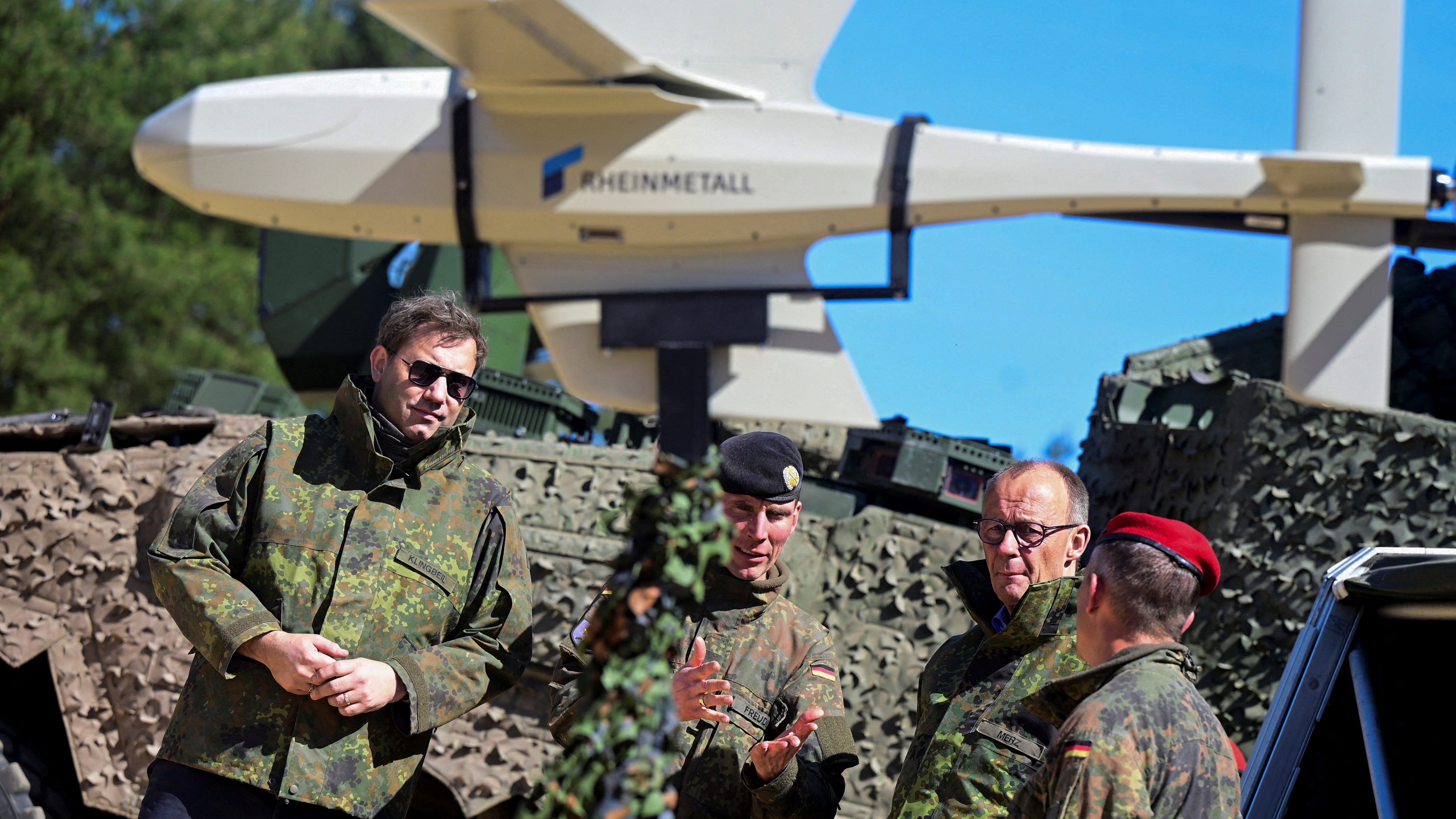 Merz nunha base militar alemá en Munster. REUTERS/Fabian Bimmer