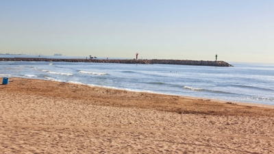 Imaxe de arquivo dunha praia en Valencia. (EuropaPress)