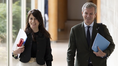 O presidente da Xunta, Alfonso Rueda, acompañado pola conselleira de Vivenda, María Martínez Allegue (EFE/Lavandeira jr)