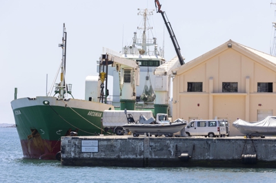 O Arconian, con bandeira das Illas Comores, atracado no porto do arsenal militar das Palmas. EFE