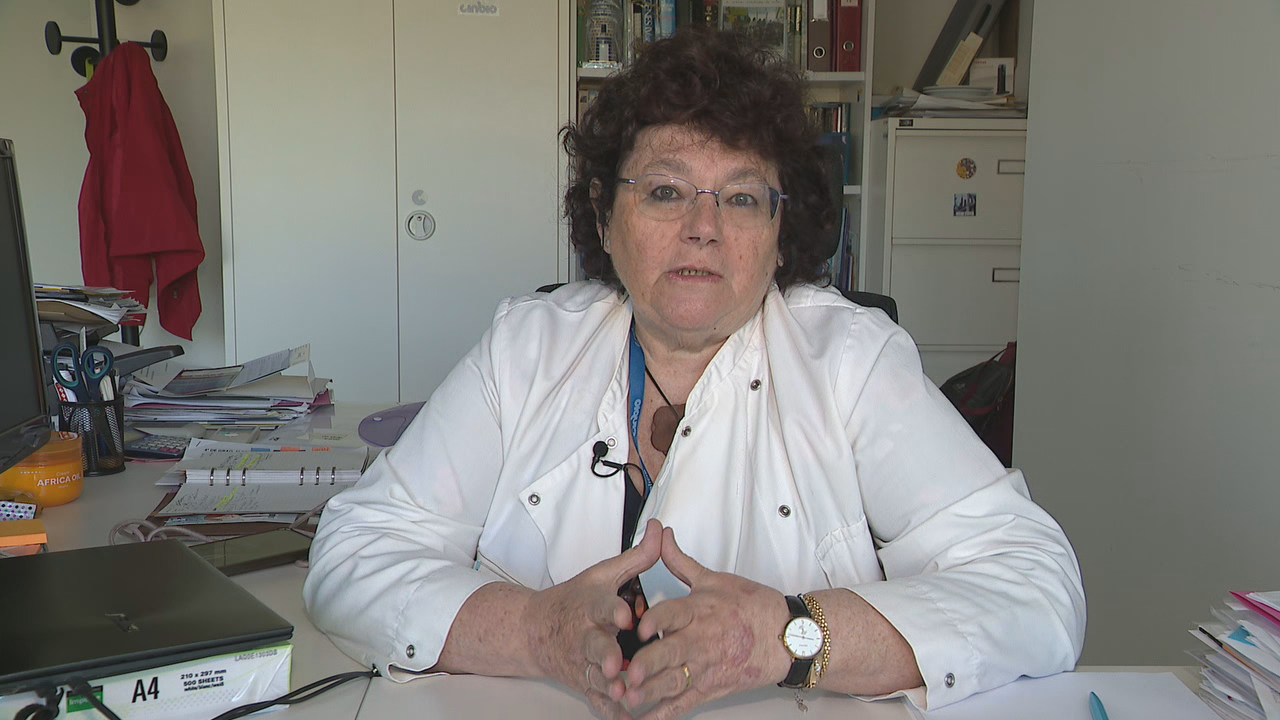 A catedrática de Inmunoloxía da Universidade de Vigo, África González, este xoves nunha entrevista no 'Bos días'