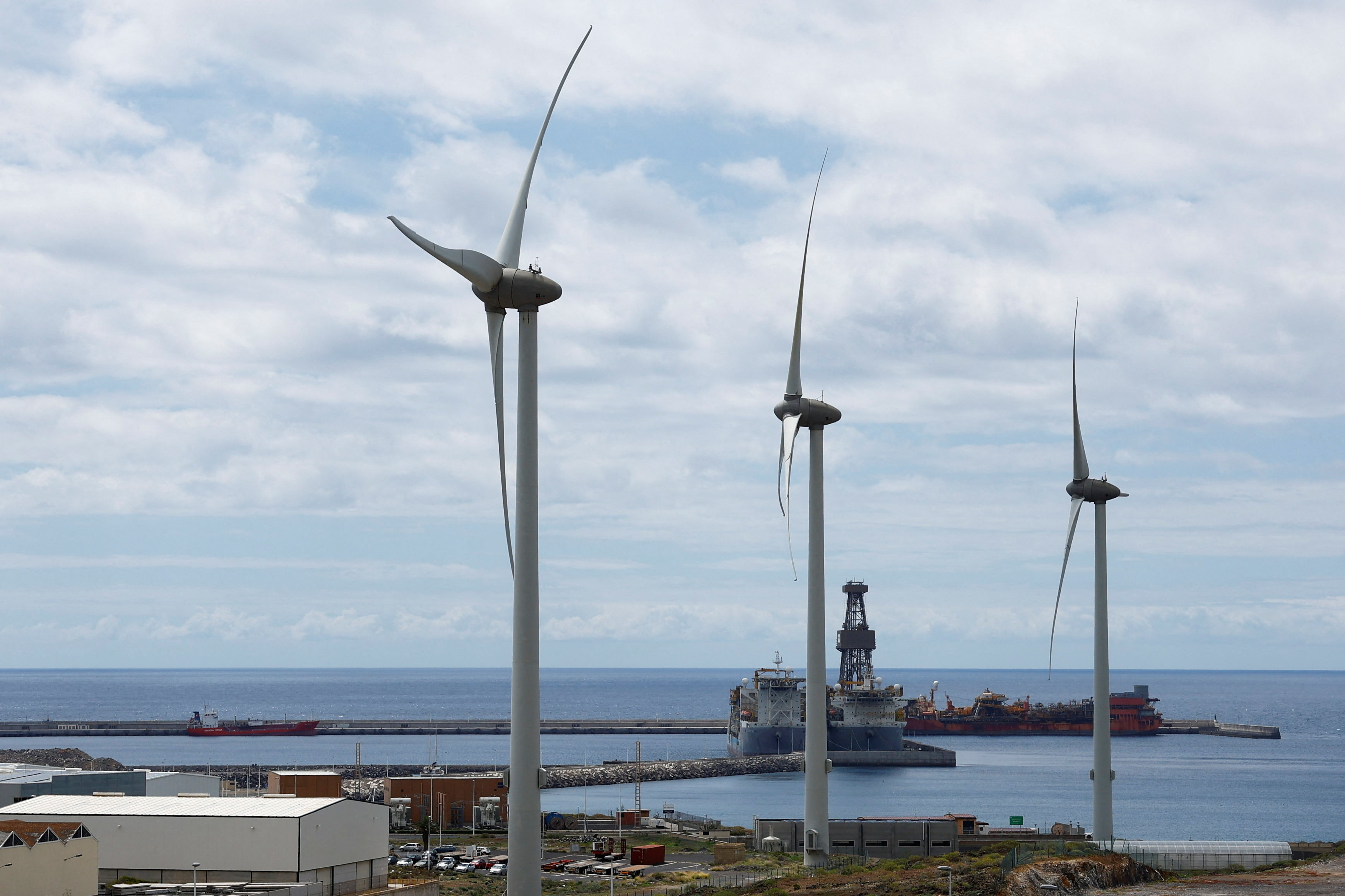 Porto de Granadilla en Tenerife onde vai fondear o cruceiro. Reuters