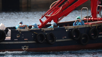 Primeiras persoas trasladadas. REUTERS/Hannah McKay