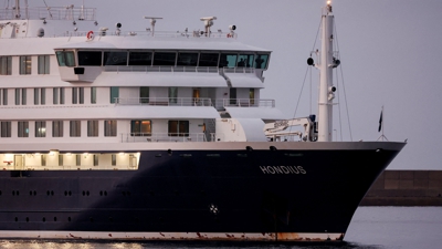 O cruceiro MV Hondius xa no porto de Granadilla. REUTERS/Hannah McKay