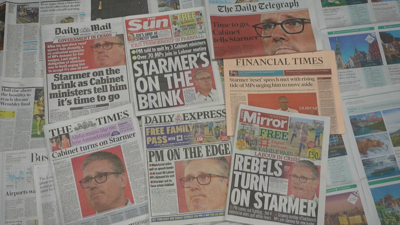 Portadas da prensa británica en que se reflicte a crise de Goberno (Reuters)