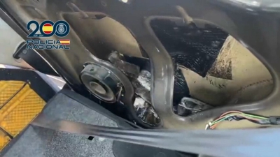 A Policía Nacional tamén atopou droga agochada nos paneis interiores dos vehículos dos narcotraficantes (Policía Nacional)