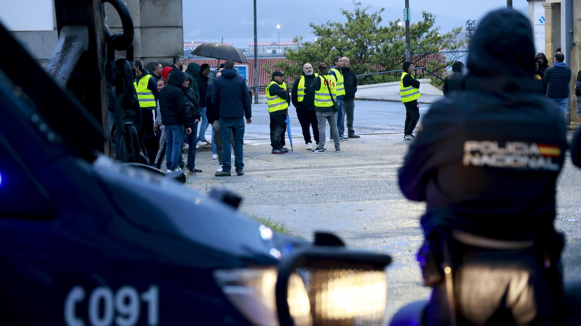 Piquetes na entrada de Navantia en Ferrol. EFE/Kiko Delgado.