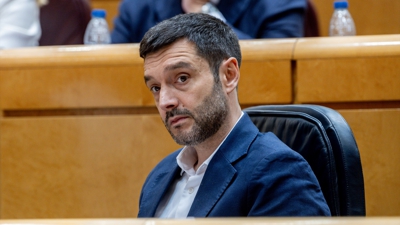 O ministro de Dereitos Sociais, Consumo e Axenda 2030, Pablo Bustinduy, durante unha sesión plenaria do Senado. (Ricardo Rubio / Europa Press)