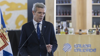 Alfonso Rueda visitou este xoves o expositor adicado á gastronomía galega en Gastrocanarias ( EFE/Miguel Barreto)