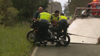 Retirada da moto do falecido (TVG)