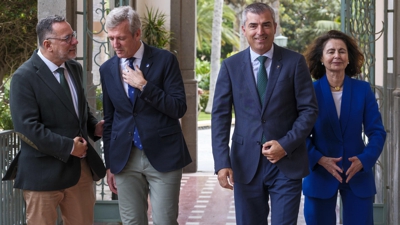 Alfonso Rueda e Manuel Domínguez no centro da imaxe. EFE.