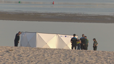 Efectivos da Policía Local e a Garda Civil, xunto o cadáver (TVG)