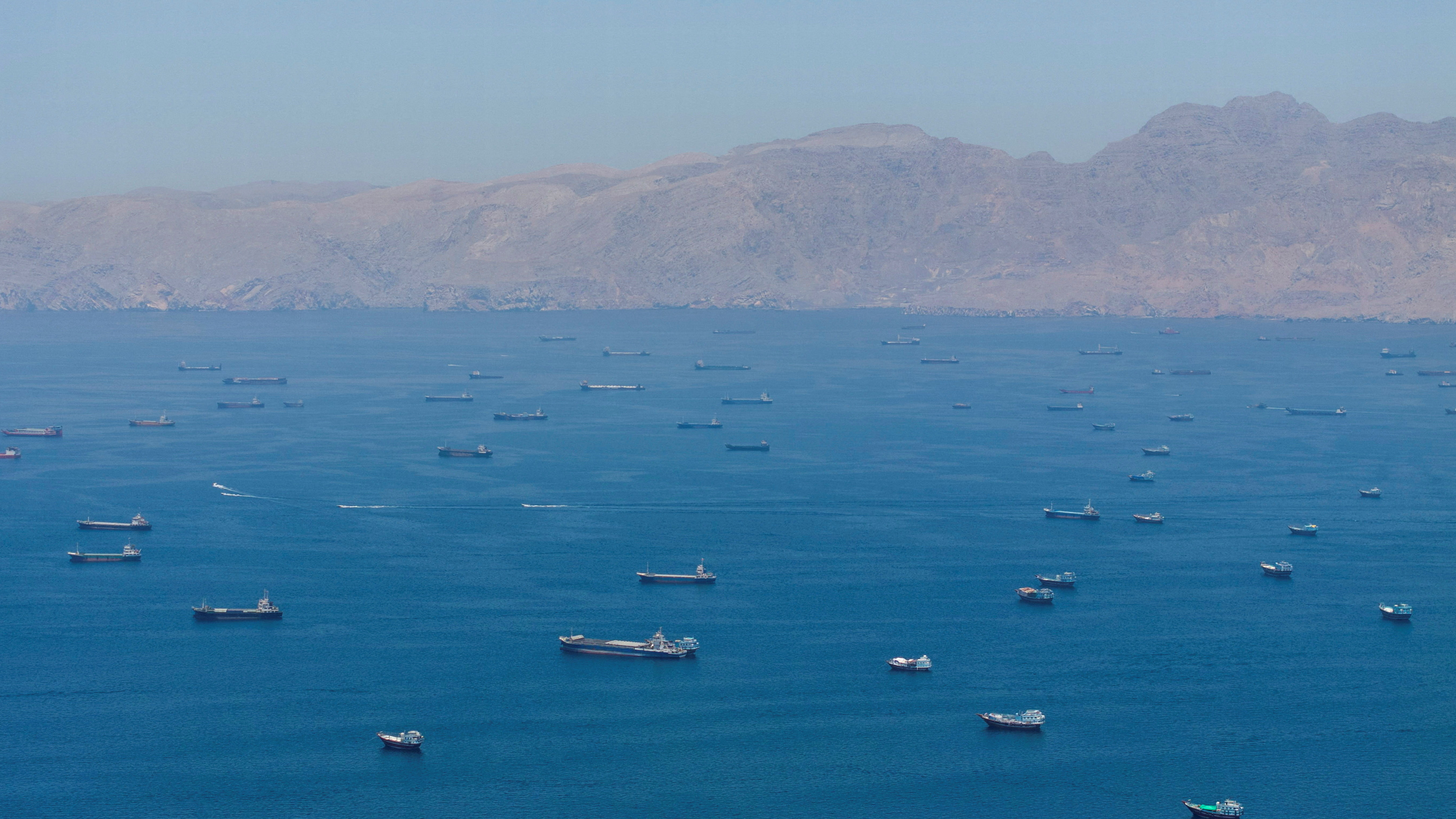 Vista do estreito de Ormuz (Reuters)