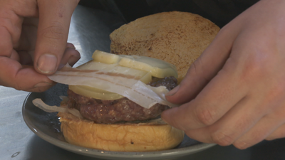 Esta hamburguesa elaborada no Bágoa Gastrobar de Ourense, obtivo o primeiro posto no Best Burguer Spain