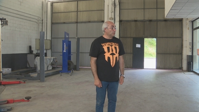 O oficial de primeira do taller leva 30 anos vencellado ao concesionario