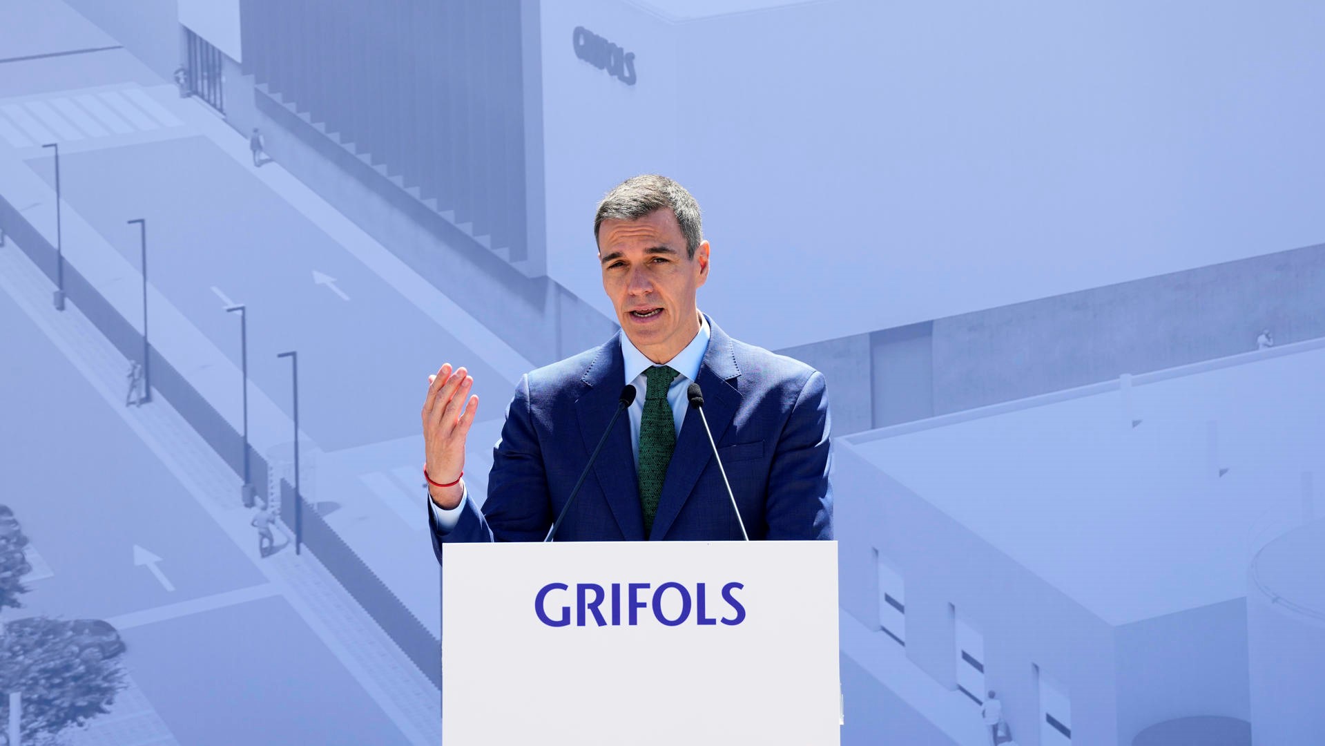 Pedro Sánchez durante a súa intervención nun acto de Grifols en Lliçà de Vall (Barcelona) (EFE/Alejandro García)