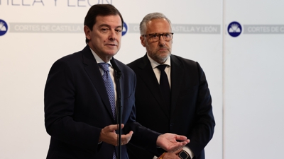 Mañueco e Pollán presentaron este mediodía en Valladolid o acordo de goberno entre PP e Vox para a Xunta de Castela e León (Claudia Alba/Europa Press)