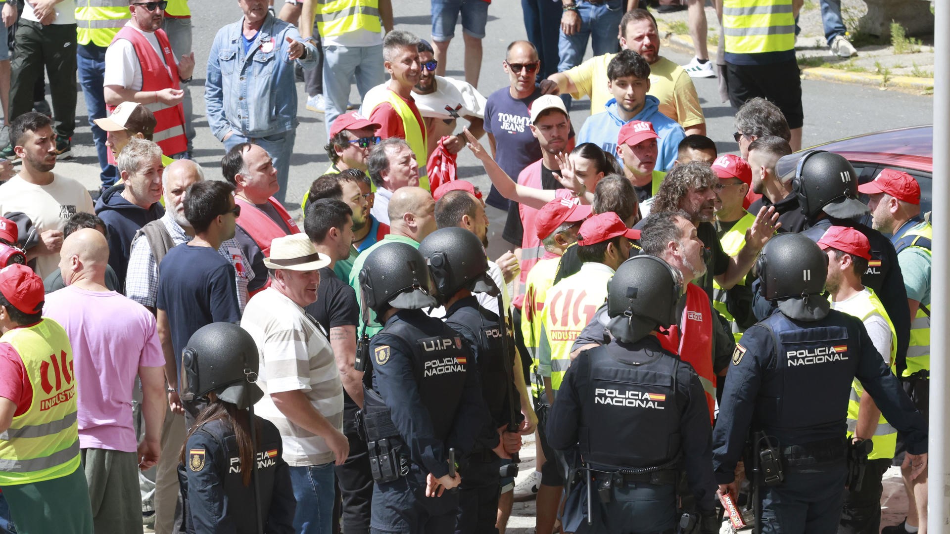 Manifestación de traballadores do metal durante o segundo día de folga pola consecución de melloras nos convenios colectivos (EFE/Kiko Delgado)