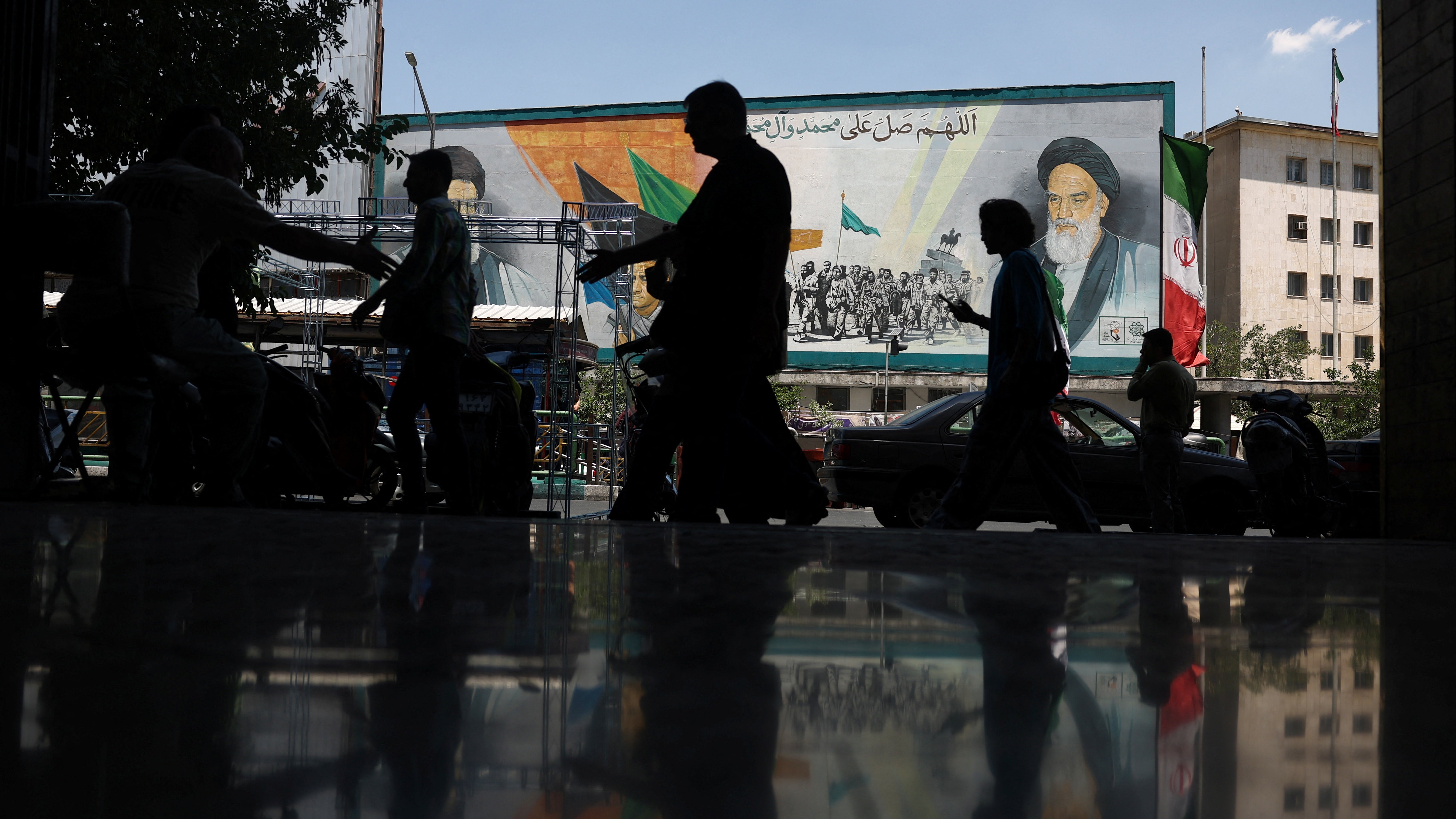 Xente pola rúa na capital iraniana. Majid Asgaripour/WANA vía REUTERS