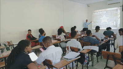 Lidera o seminario un cura mozambicano que fixo amizade con outro galego cando se coñeceron en Salamanca